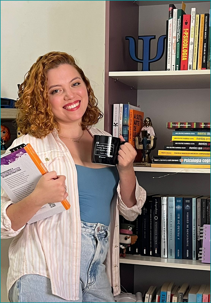 Imagem principal da psicóloga Mariana Ribeiro